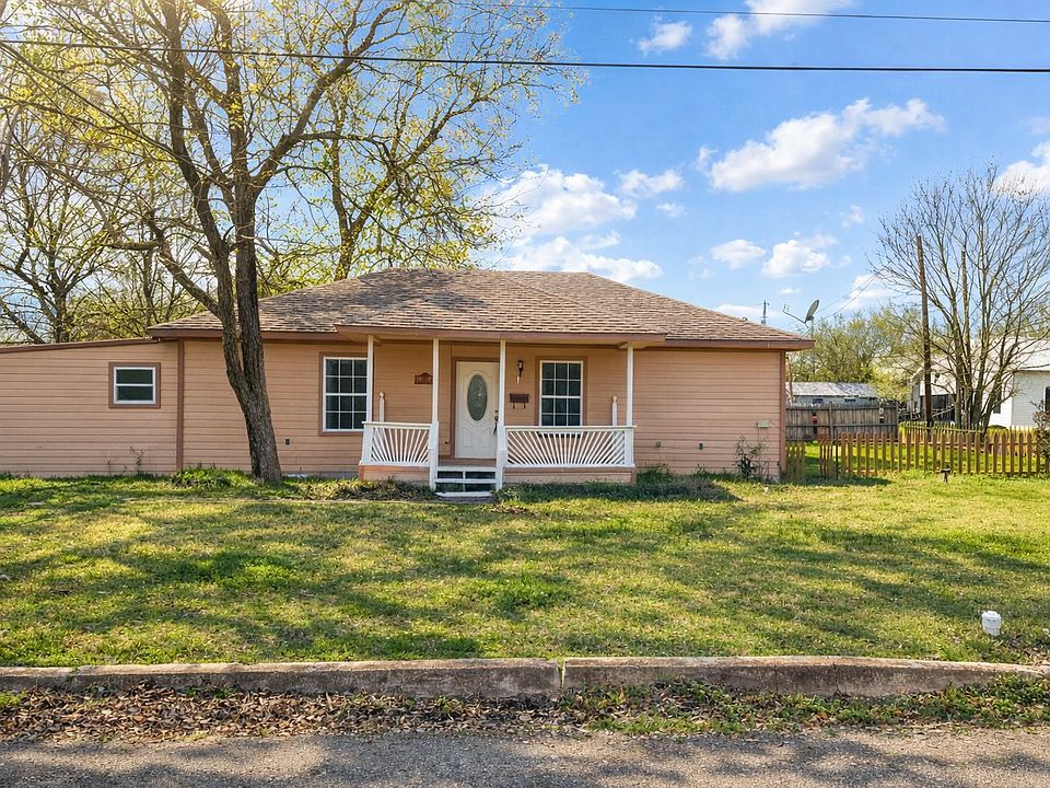 1st image of 301 W Austin Ave