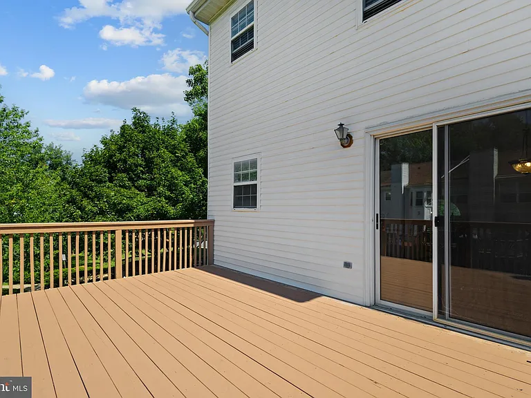 18506 Carriage Walk Cir — Photo 25