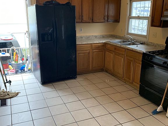 5th image of 1460 Seabury Pl