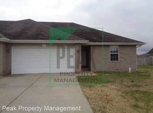 718 N Pinewood Ave, Republic, MO 65738