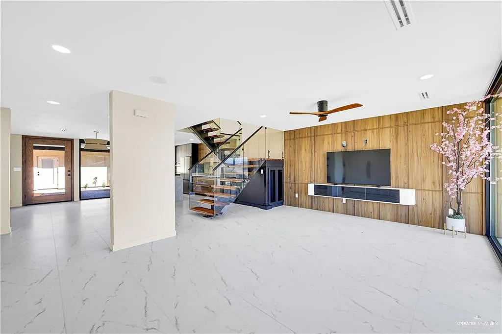 2 bed, 2.5 bath, 1654 sqft, $2,800 — Photo 2