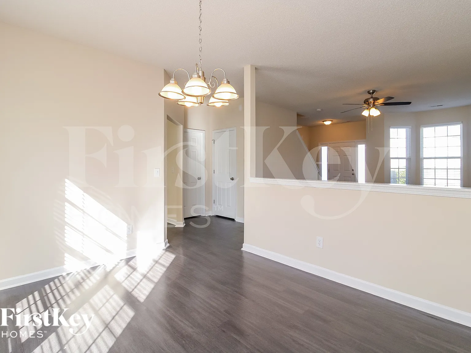 3 bed, 2.5 bath, 2371 sqft, $2,310 — Photo 4