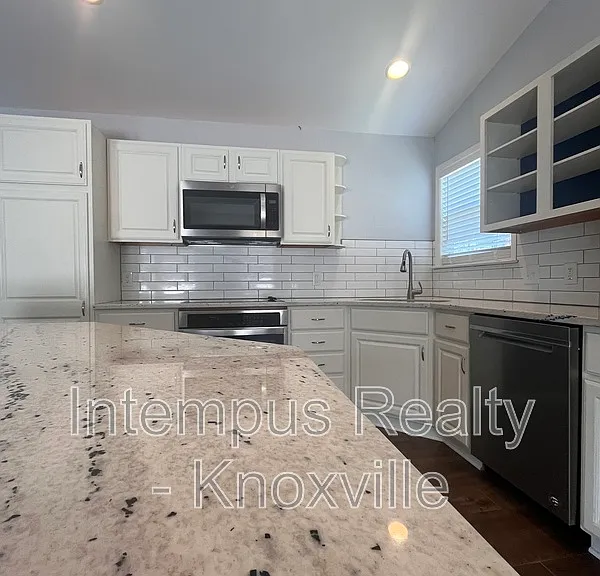 1333 Willmann Ln — Photo 14