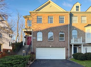 12652 Heron Ridge Dr, Fairfax, VA 22030