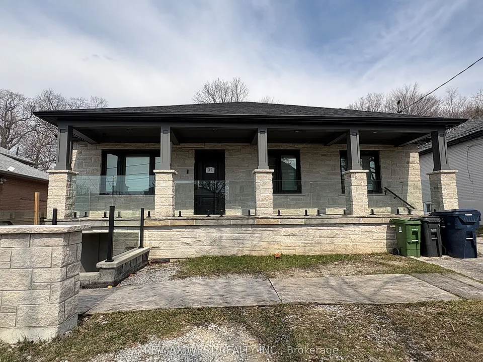 32 Harrow Dr #LOWER LEVEL