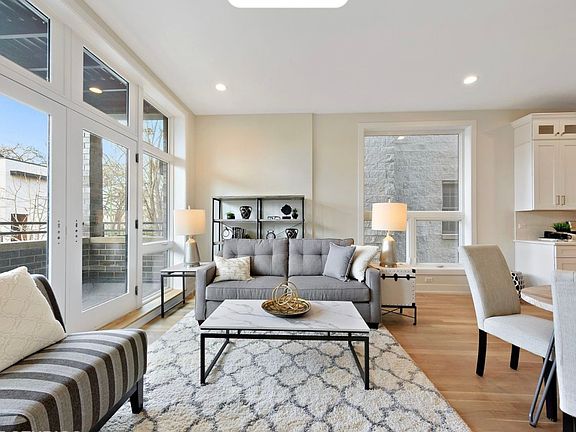 3rd image of 1705 S Jefferson St #1