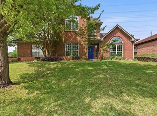 1913 S Arbor Rose Dr, Grand Prairie, TX 75050
