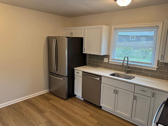 4th image of 4800 S Crysler Dr