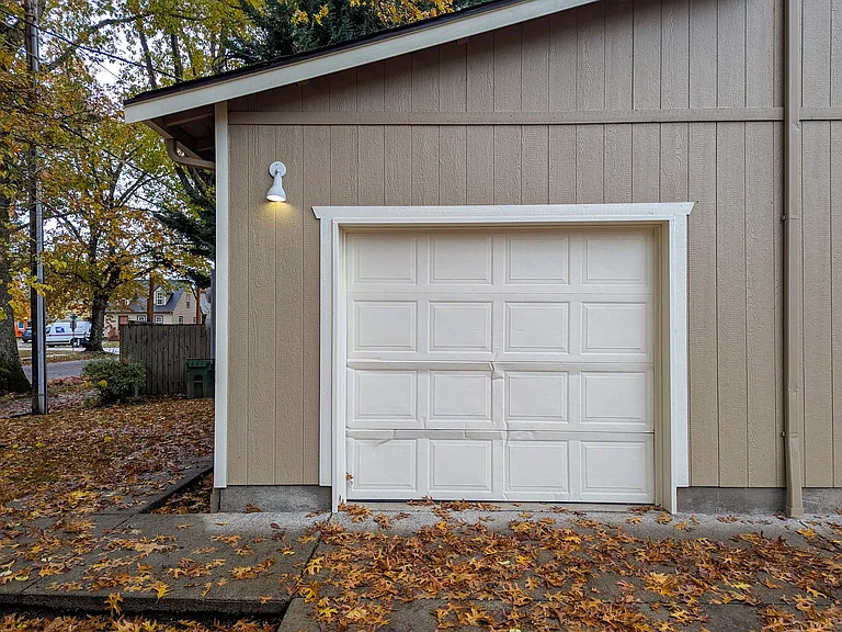 363 21st St SE — Photo 22