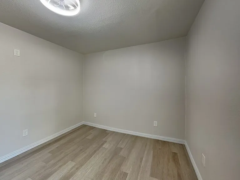 4348 Spindletree Ln — Photo 11