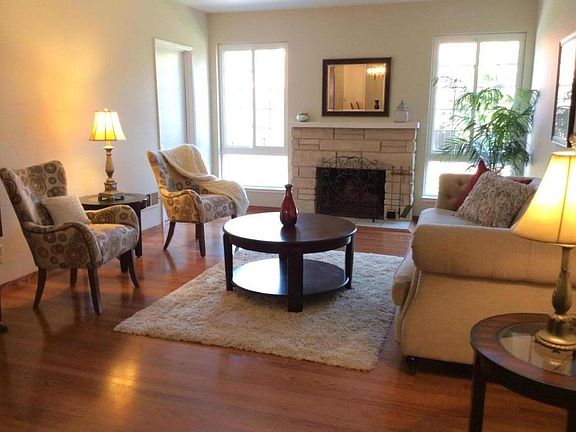 3rd image of 1585 Willowmont Ave