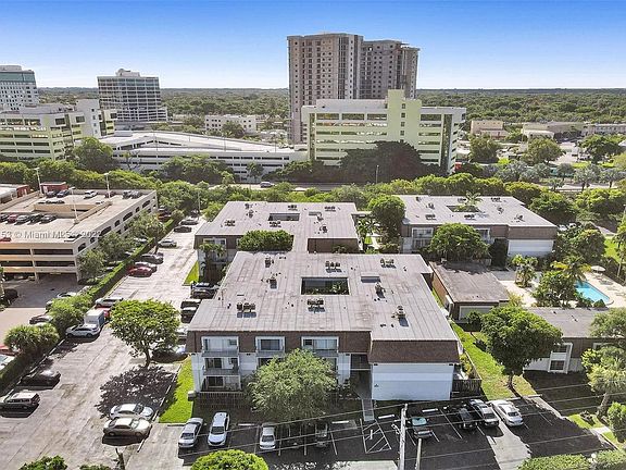 3rd image of 9631 SW 77th Ave APT 304C