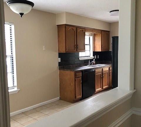 5th image of 7 Brighton Woods Ct
