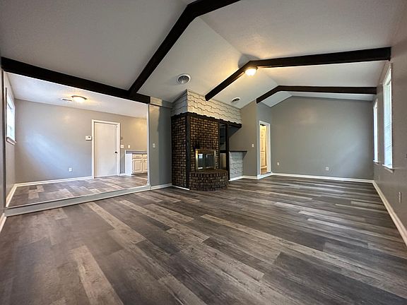 4th image of 404 Belvoir Dr