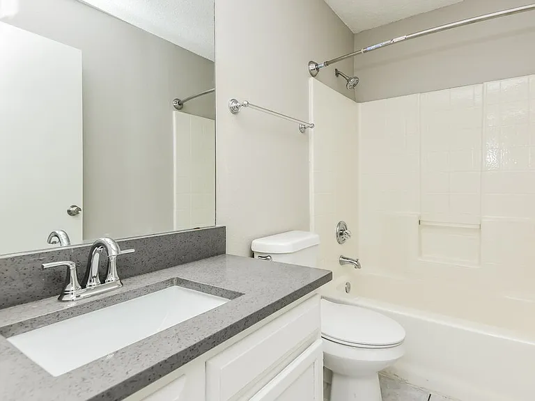 216 Rosewood Ln — Photo 12