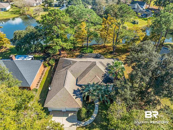 3rd image of 627 Glen Eagles Ave