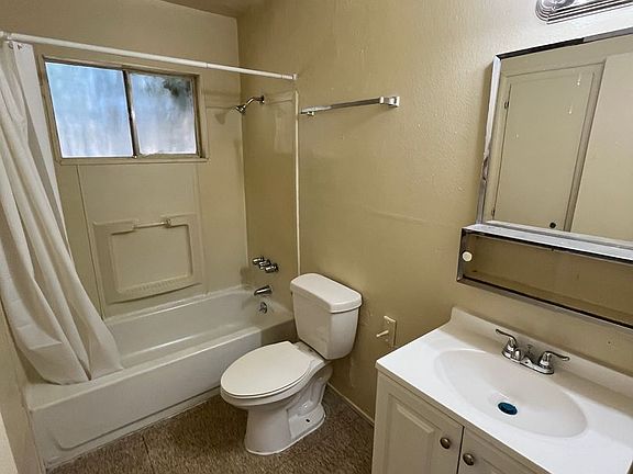 5th image of 558 N Sunnyside St #4