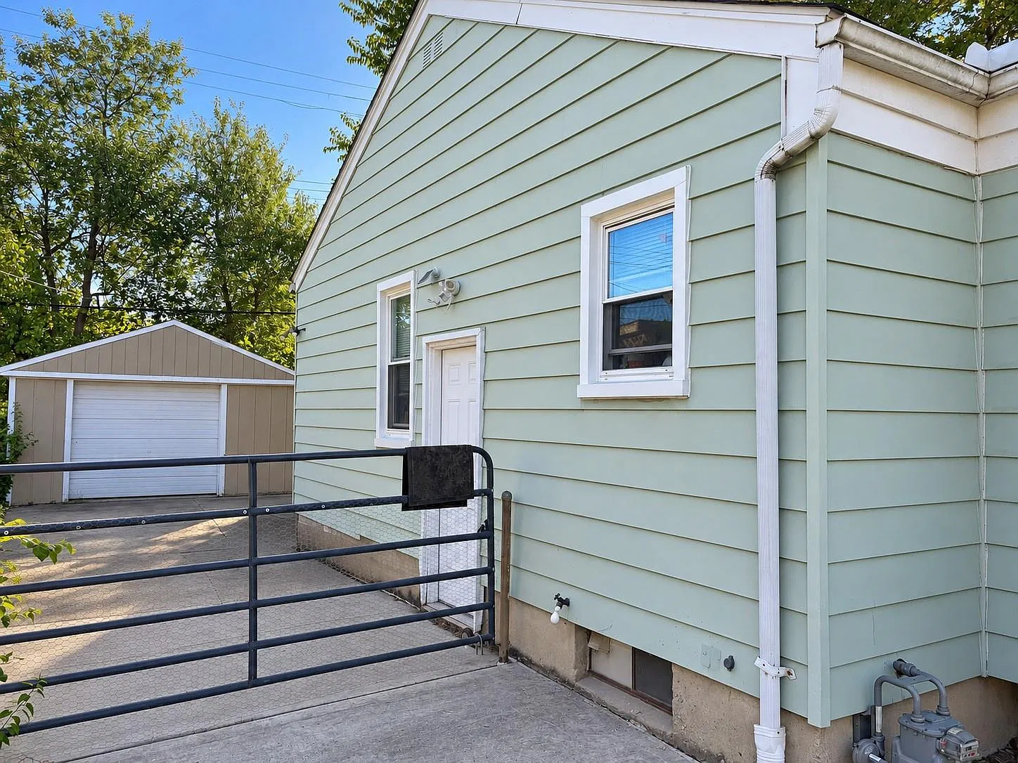 2 bed, 1.0 bath, 700 sqft, $1,425 — Photo 4