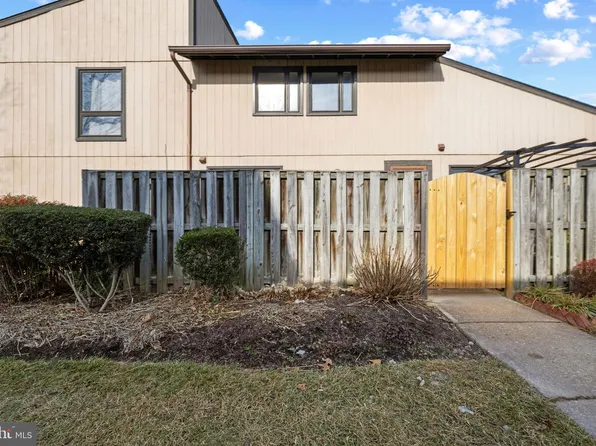 558 Glen Ct, Glen Burnie, MD 21061