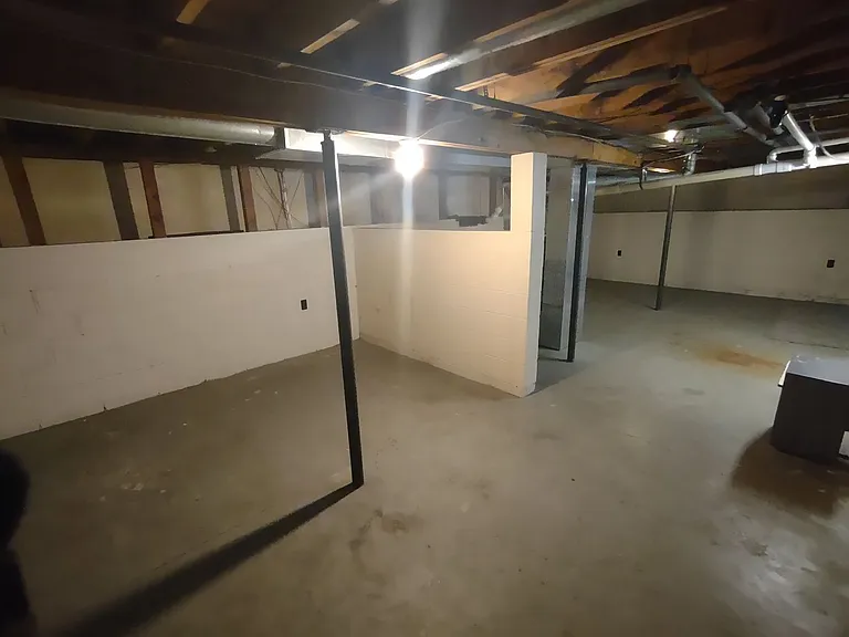 1609 N Eisenhower Dr — Photo 11