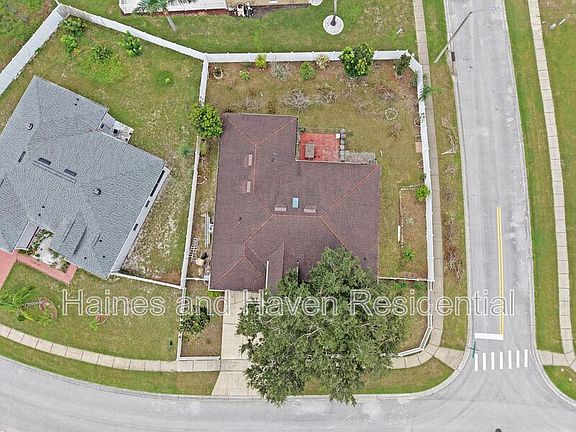 3rd image of 413 Marlberry Leaf Ave