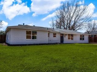 7436 Bridges Ave, Richland Hills, TX 76118