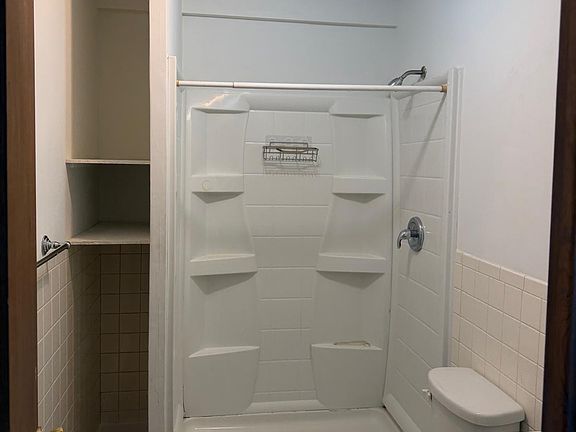 4th image of 339 S Green Bay Rd #2S