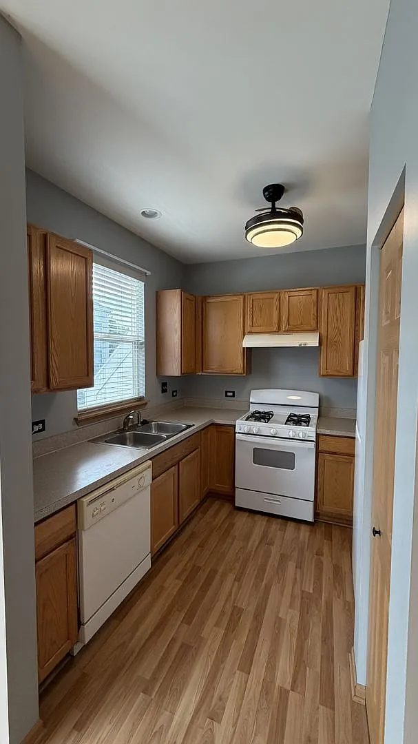 1508 Cambria Dr Unit 4 - Two Bedroom Condo — Photo 4