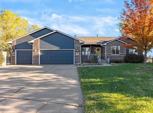 1361 N Lake Edge Cir, Goddard, KS 67052
