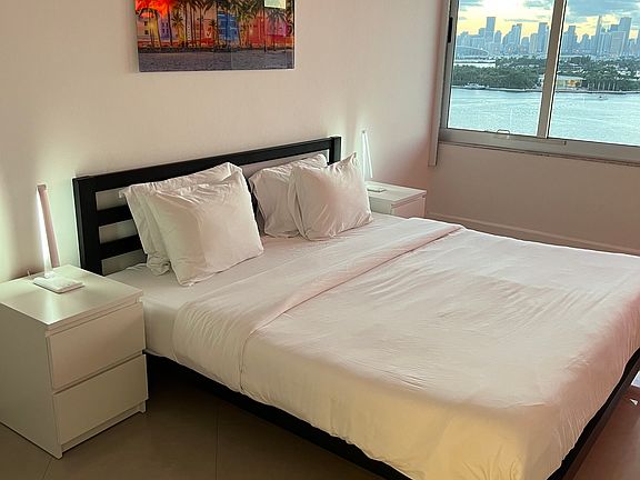 4th image of 1200 West Ave #Penthouse 50