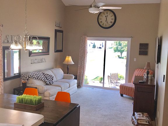 Vaulted Ceiling in Great Roo