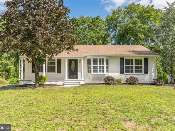 32 S River Dr, Williamstown, NJ 08094