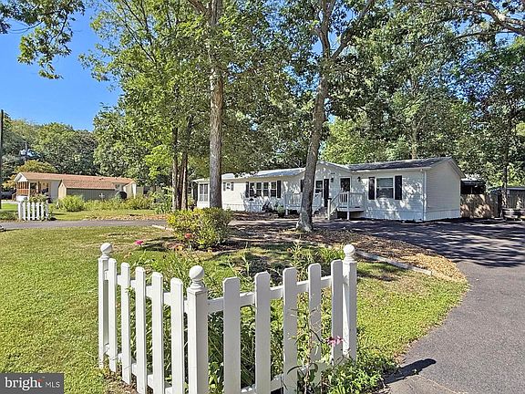 2nd image of 33280 Sassafras Ct