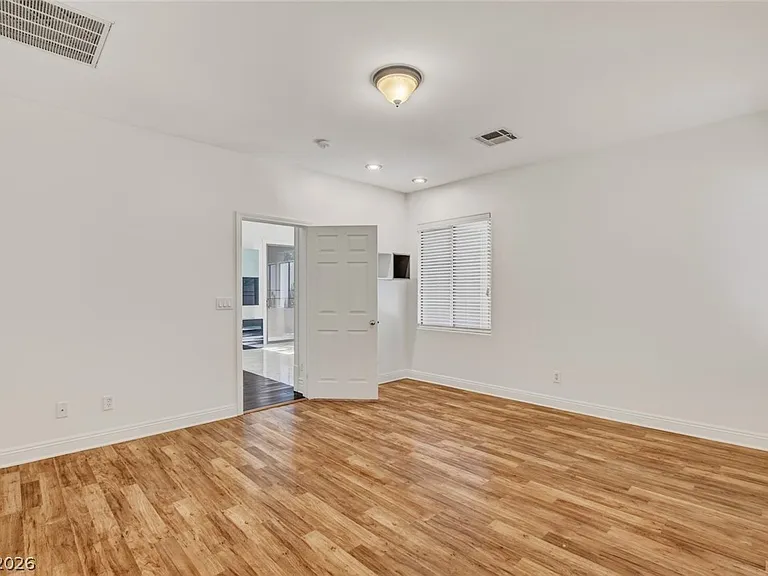 8117 Slate Falls St — Photo 45