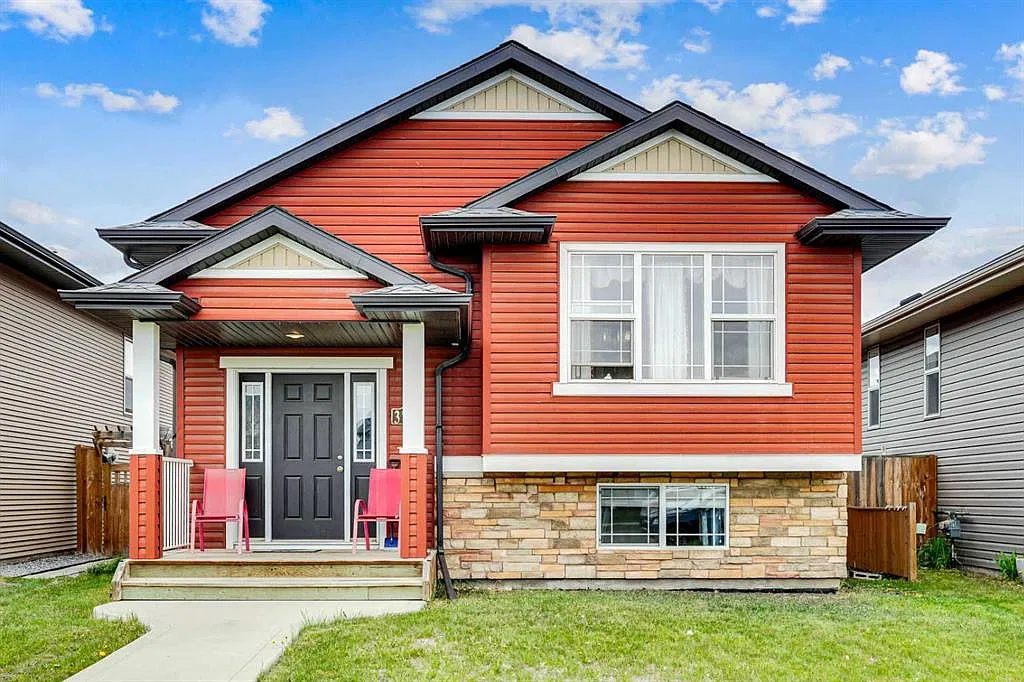 3 Bed 2 Bath Upper Suite Red Deer Alberta For Rent — Photo 1