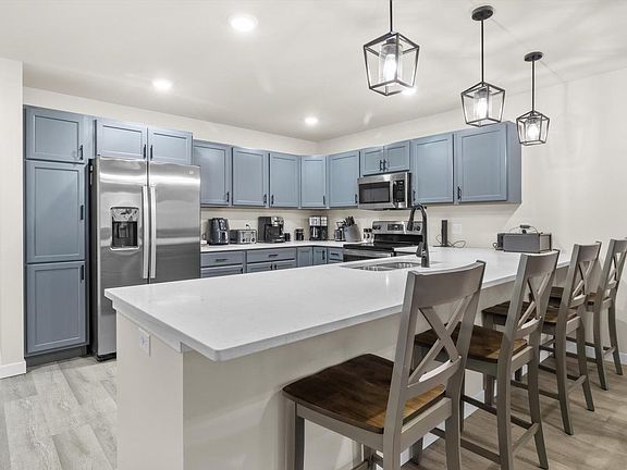 5th image of 405 Emily Road #3