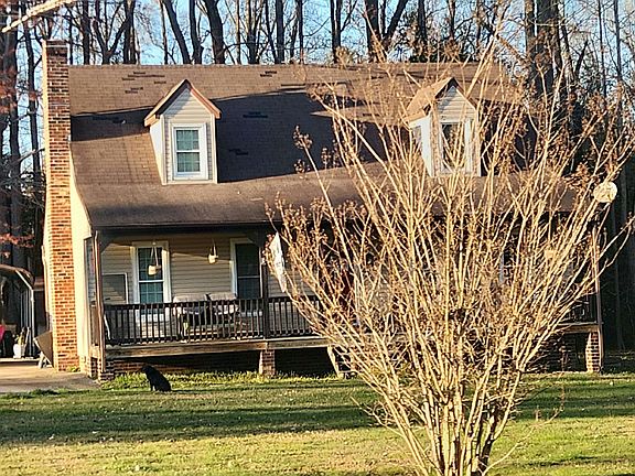 4th image of 4500 Woodstock Rd