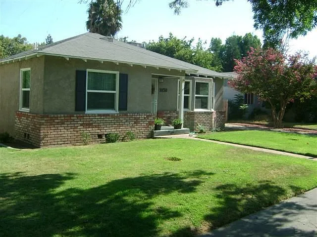1030 E Main St photo 1