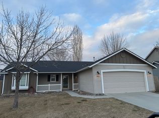 302 E Patagonia Dr, Meridian, ID 83646
