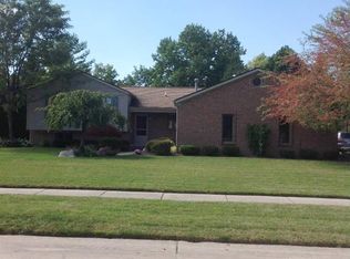 6823 Houghten Dr, Troy, MI 48098