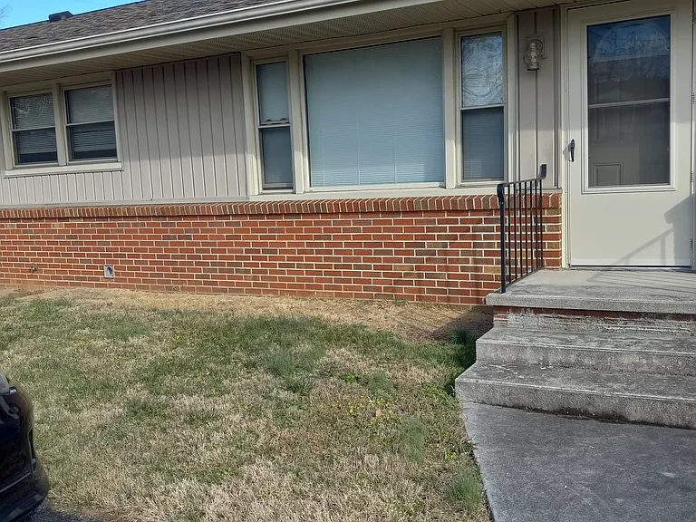 108 Sunnybrook Dr — Photo 1