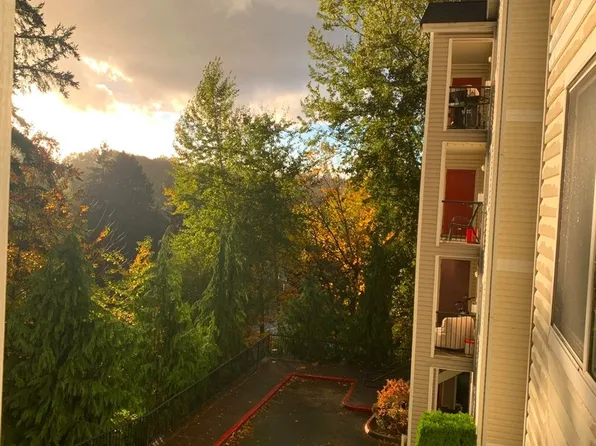 10709 Valley View Rd, Bothell, WA