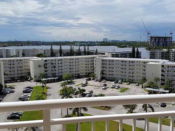 4th image of 18031 Biscayne Blvd APT 1103-3