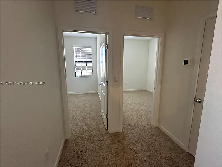 822 SW 11th Ter — Photo 16