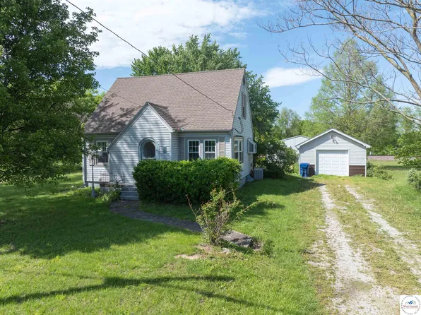 310 E Washington St, Smithton, MO 65350