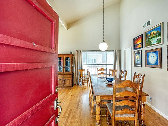 3rd image of 3402 Twin Oaks Drive
