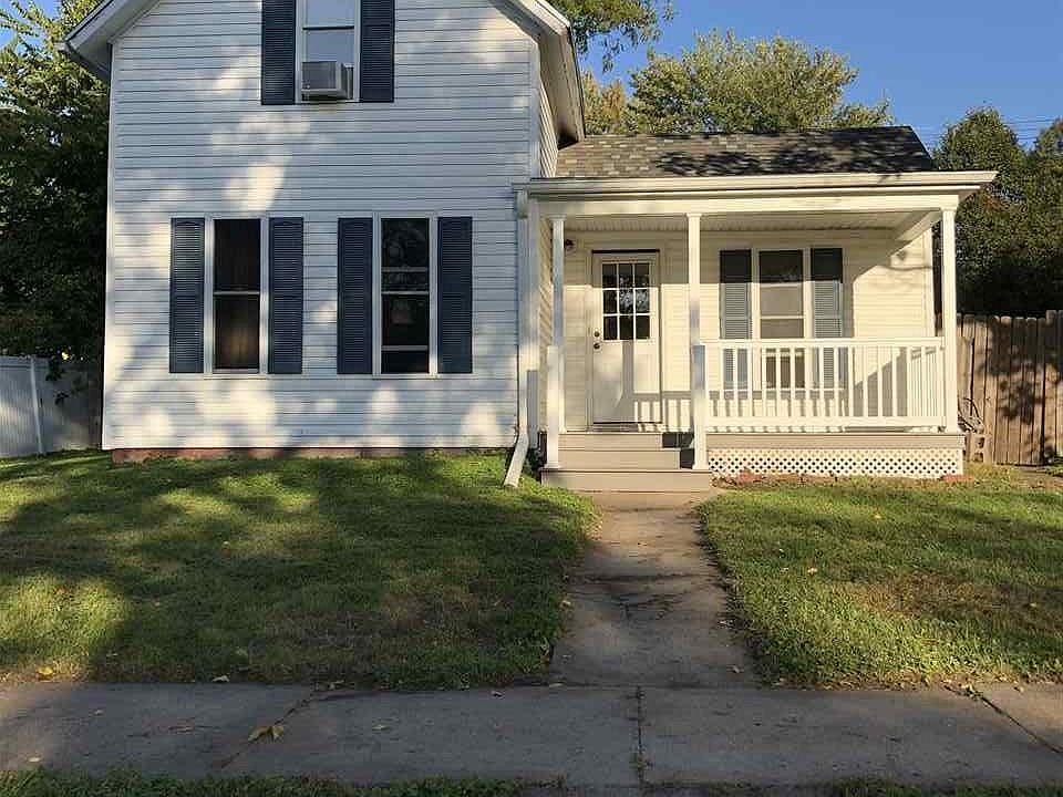 1st image of 320 N Iowa Ave