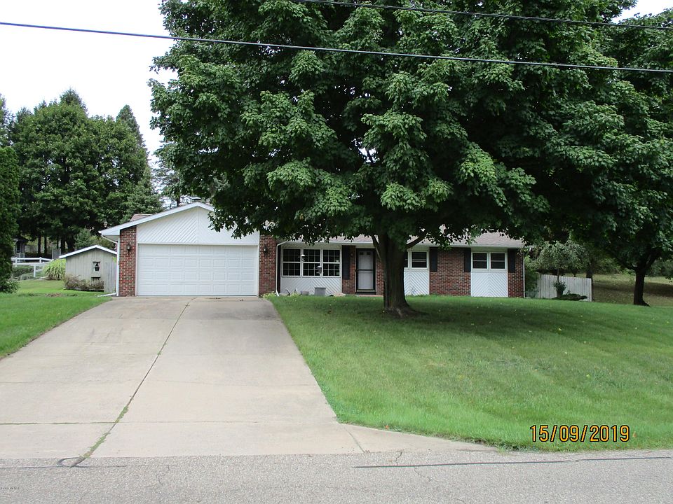 1st image of 163 Easthill Dr
