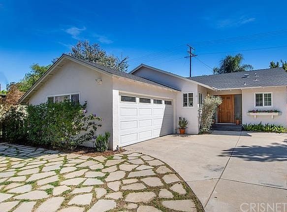 1st image of 23116 Leonora Dr