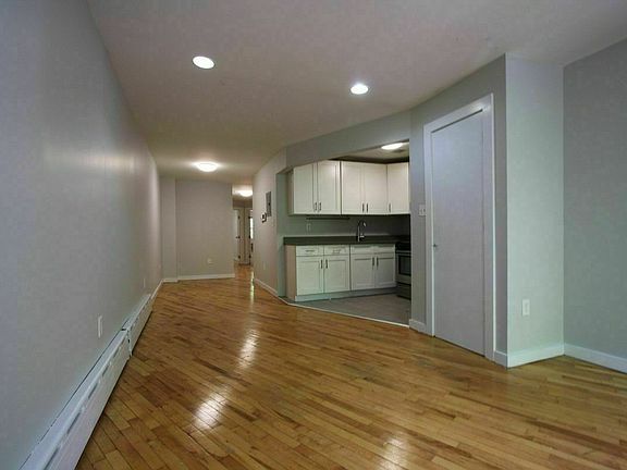2nd image of 572 Bainbridge St #2A